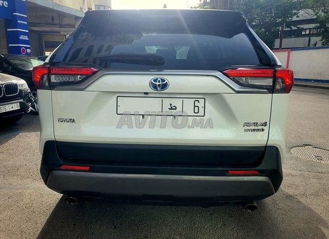 
								Toyota RAV4 Hybride full									