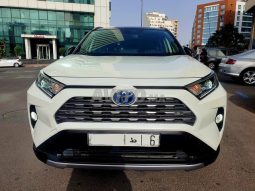 
										Toyota RAV4 Hybride full									