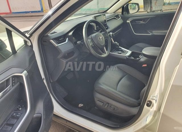 
								Toyota RAV4 Hybride full									