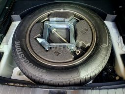 
										Toyota RAV4 Hybride full									