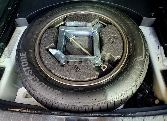 
								Toyota RAV4 Hybride full									