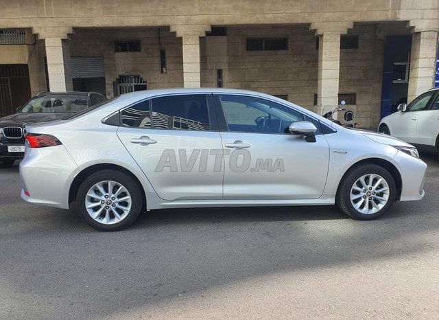 
								Toyota Corolla Prestige full									