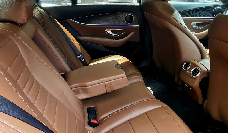 
								Mercedes E220d Luxury 2017 full									