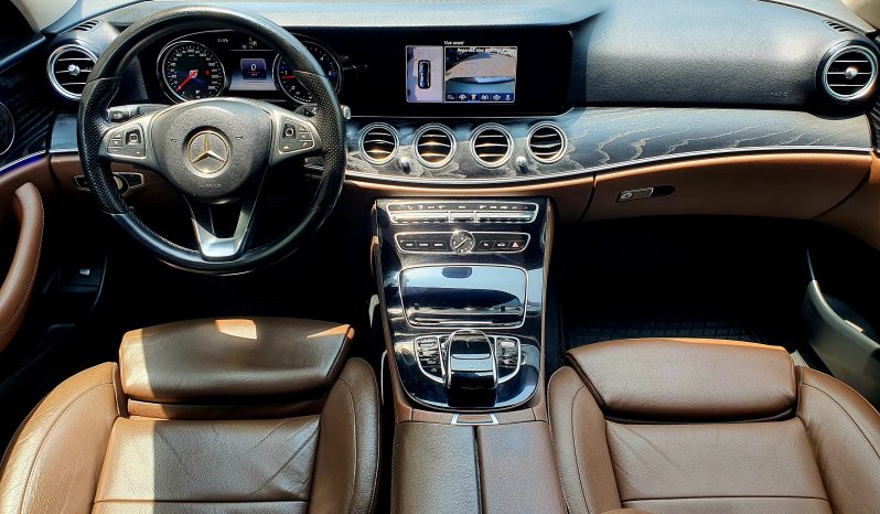 
								Mercedes E220d Luxury 2017 full									